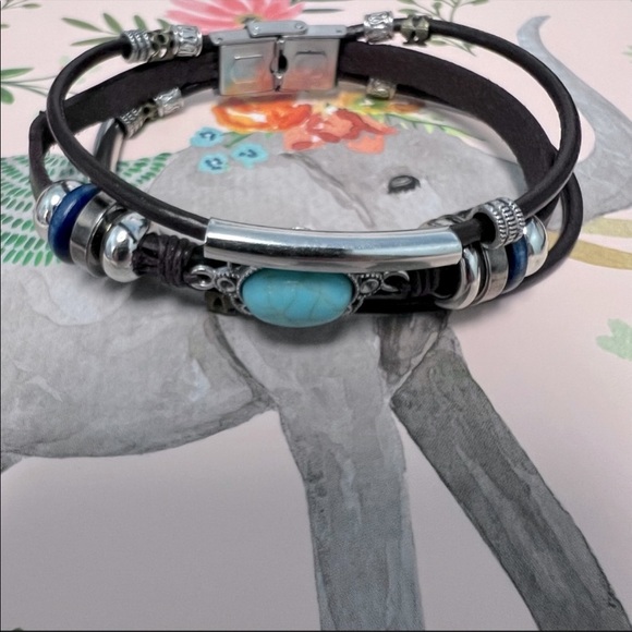 Vintage style bohemian turquoise leather bracelet - Picture 4 of 7